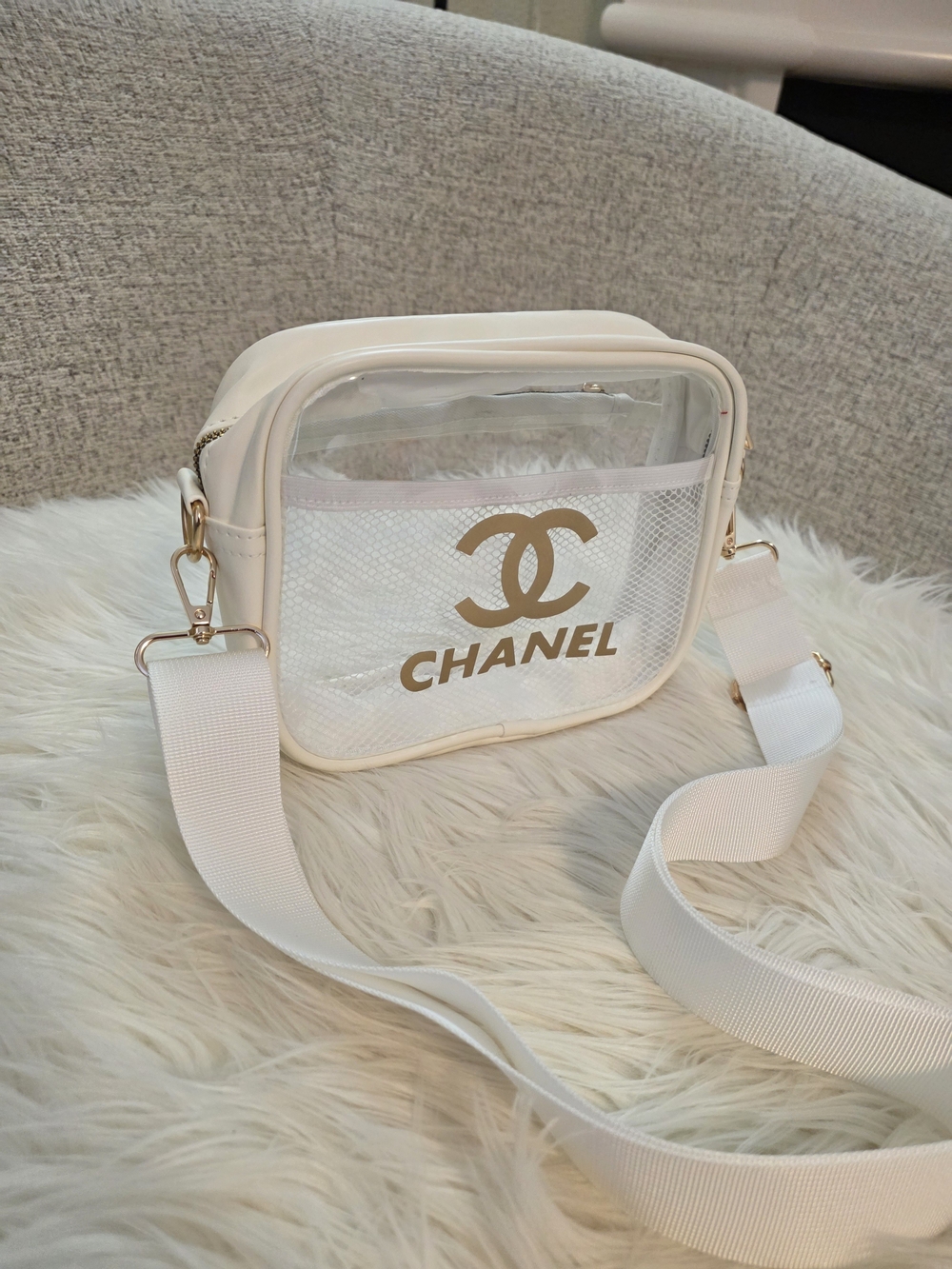 Chanel White Clear Crossbody Bag with Gold Logo - Picture 2 of 9